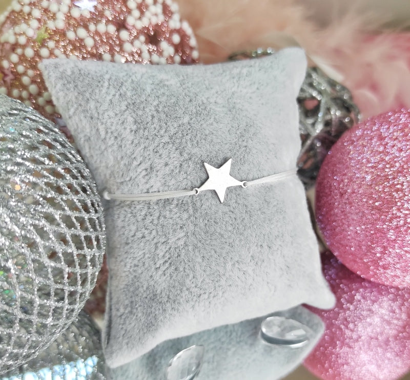 The Star Narukvica Bijela / 1 + Gratis